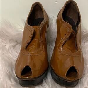 FENDI PATENT LEATHER BOOTS Size 38‎